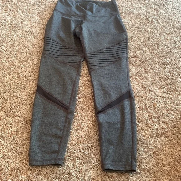 COPY - Old Navy Active legging sz S - Picture 1 of 3